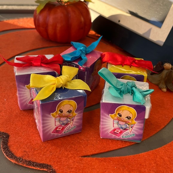 Jakks Gift ems. Set of 5 - Picture 1 of 1